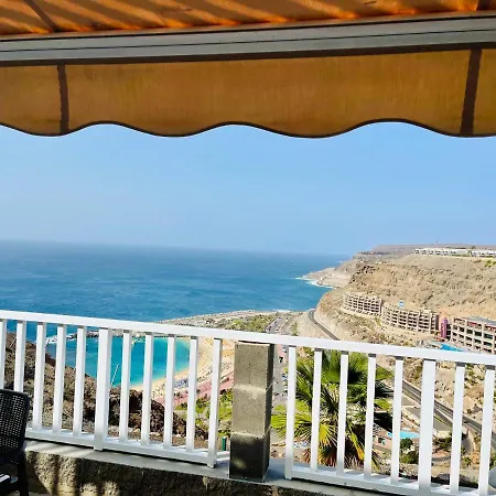 Balcony - With Ocean View. Apartment Amadores